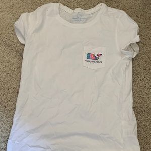 Vineyard vines tee